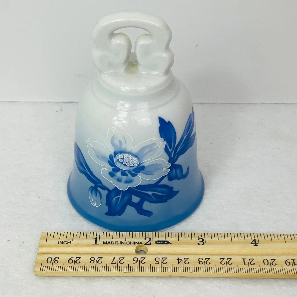 Bing & Grondahl Danbury Mint Blue White Floral Porcelain Bell Denmark 2172 4in